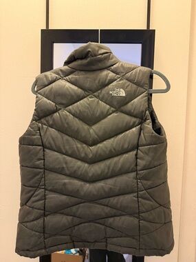 The North Face Quilted Puffer Vest in Black